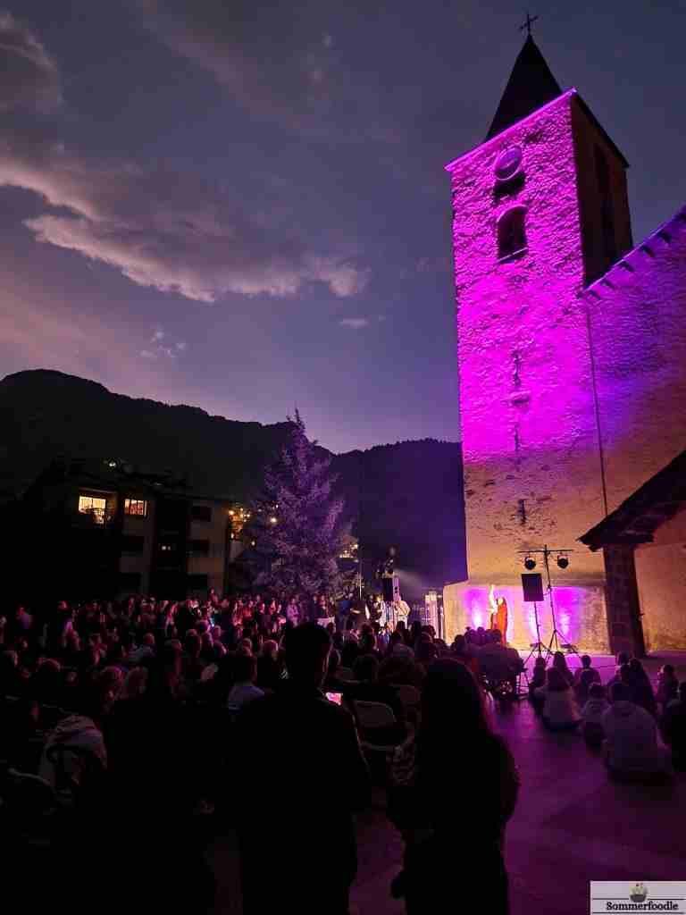 San Joan : place de l'Eglise à La Massana
