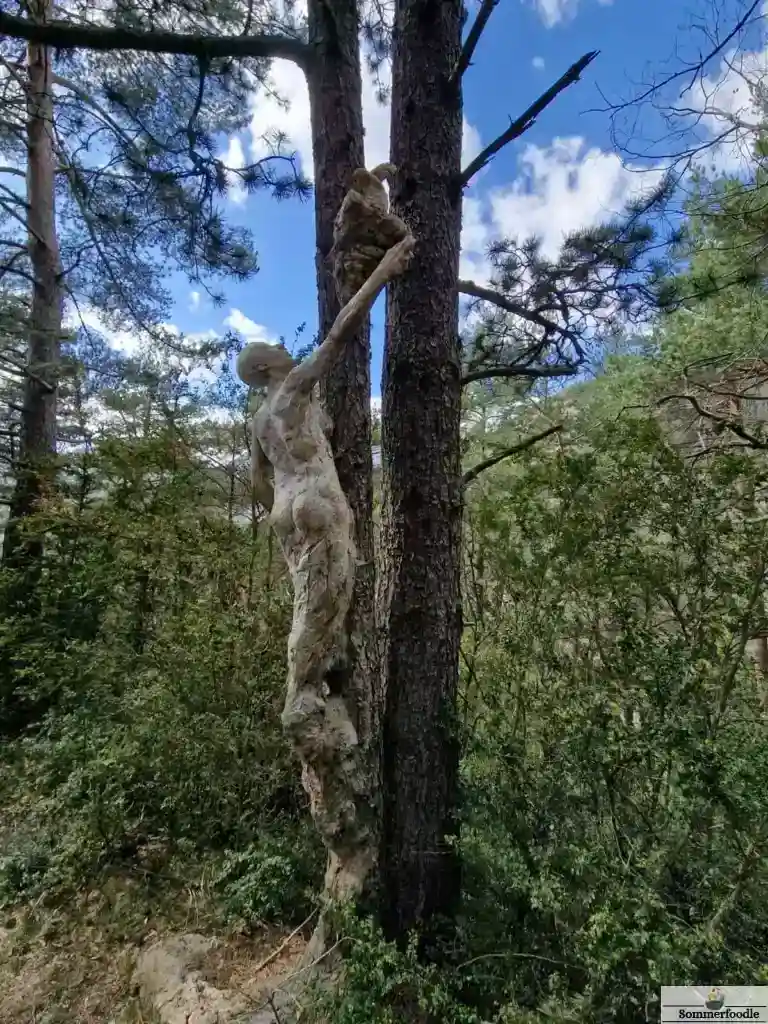 Sculpture d'une femme, Bosc de Viu Ordino.