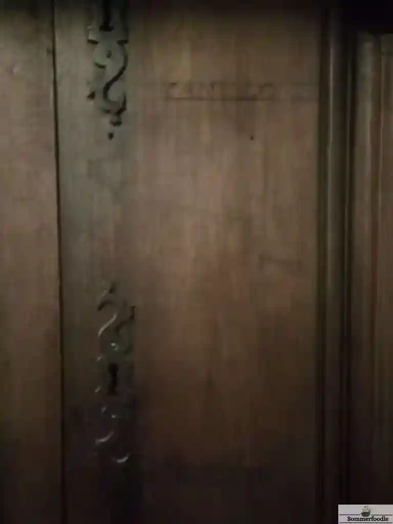 Armoire aux 7 clés Casa-de-la-Vall