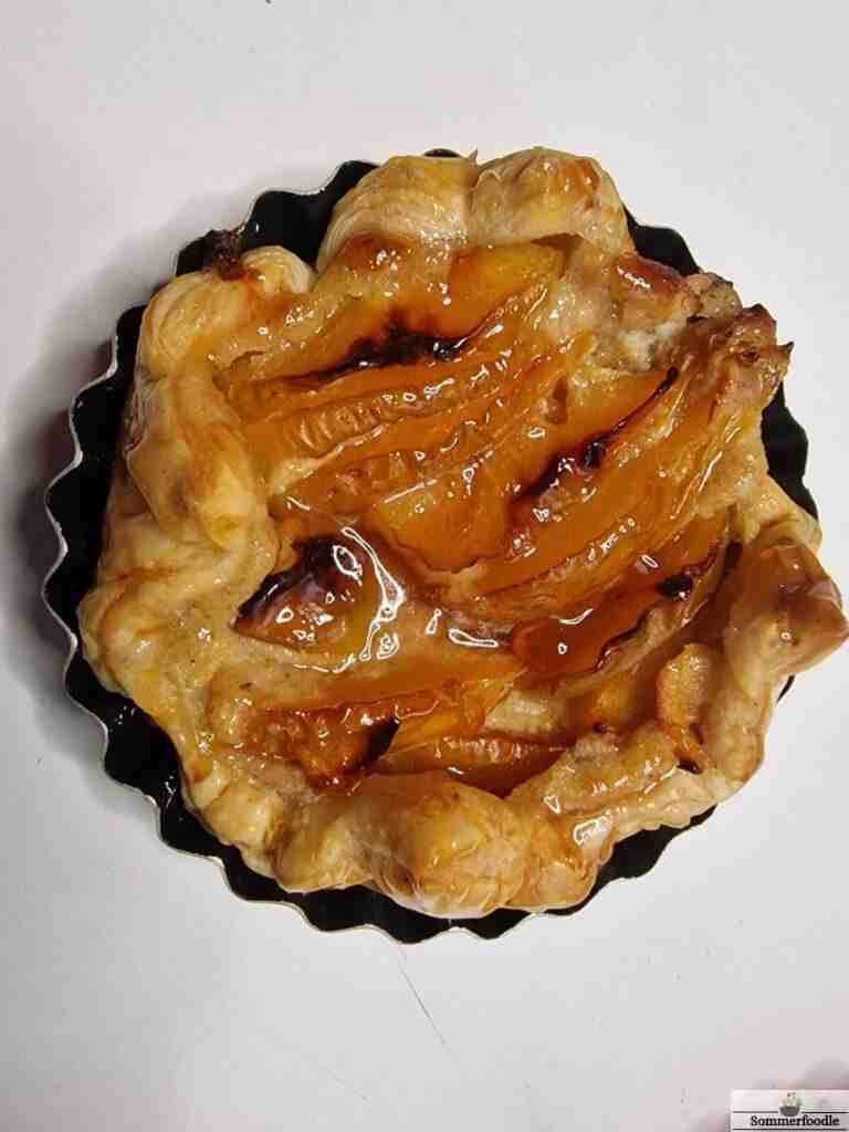 Viennoiserie : feuilleté-crème d'amandes et prunes