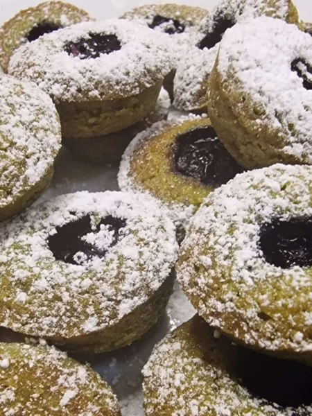 financiers aux myrtilles et au thé matcha