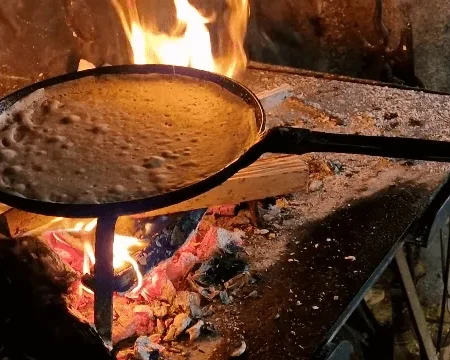 Crêpe sur feu de bois