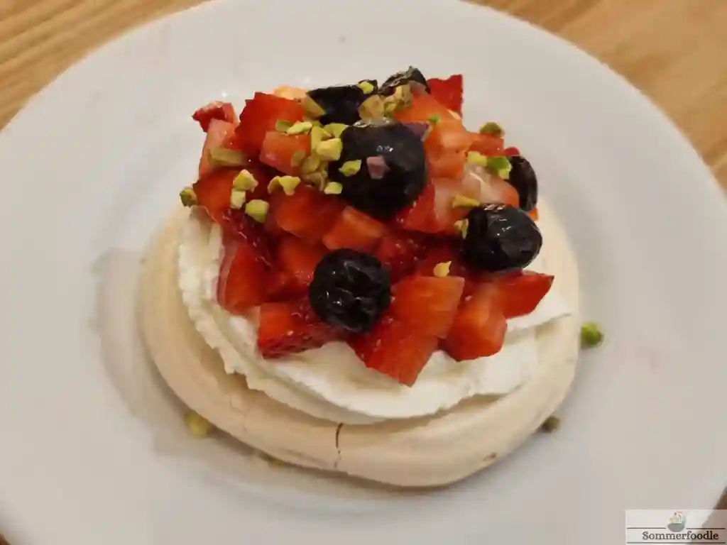Pavlova aux fruits rouges