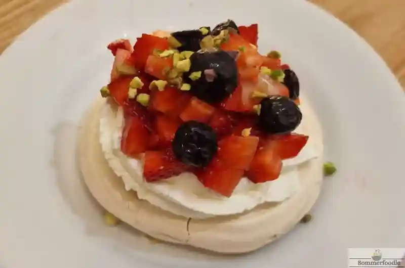 Pavlova aux fruits rouges