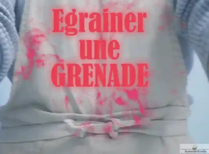 Tablier pour se préparer à égrainer une grenade