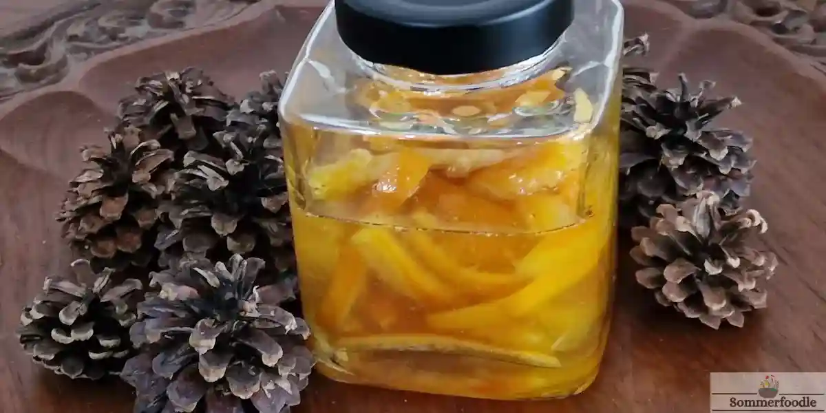 Ecorces d'oranges confites conservées dans son sirop.