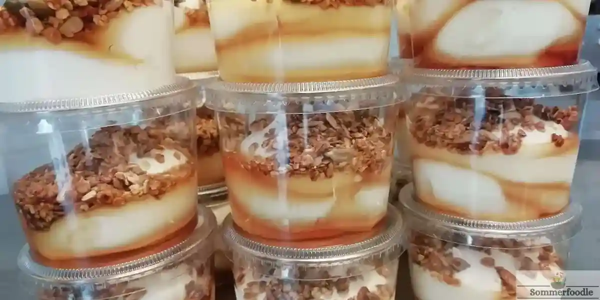 Fromage blanc granola simple croquant gourmand pour un petit-déjeuner sain.