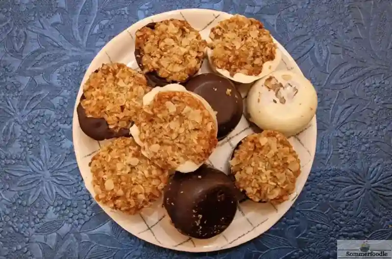 Bouchées granola coque en chocolat. Blanc ou noir. Encas énergétique