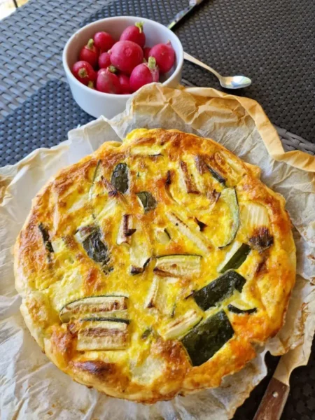 Tarte courgettes et chorizo. Piquante mais gourmande.