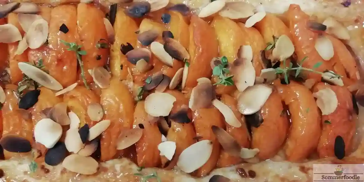 Tarte fine feuilletée à l'abricot et amandes effilées