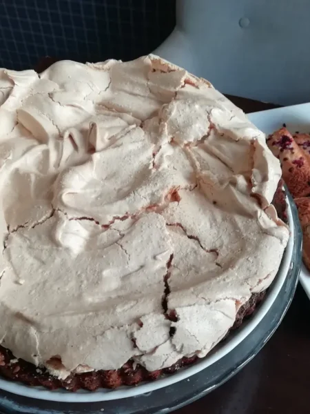 Tarte à la rhubarbe meringuée