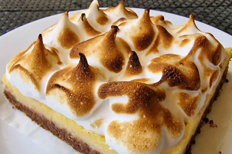 carré citron keto comme une tarte au citron meringuée