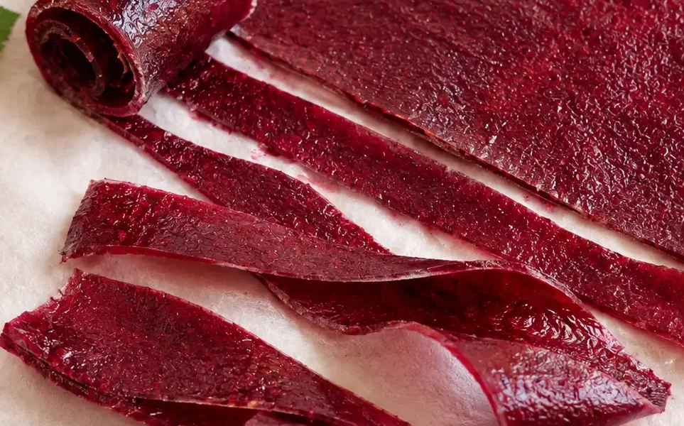 Cuir de mûres. Rouleaux aux fruits gourmands et healthy